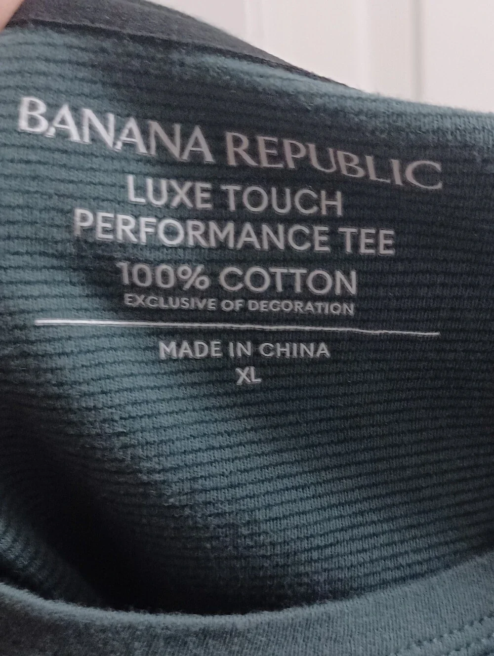 × Banana Republic Men's Short Sleeve Crewneck Tee in Dark Heather Blue